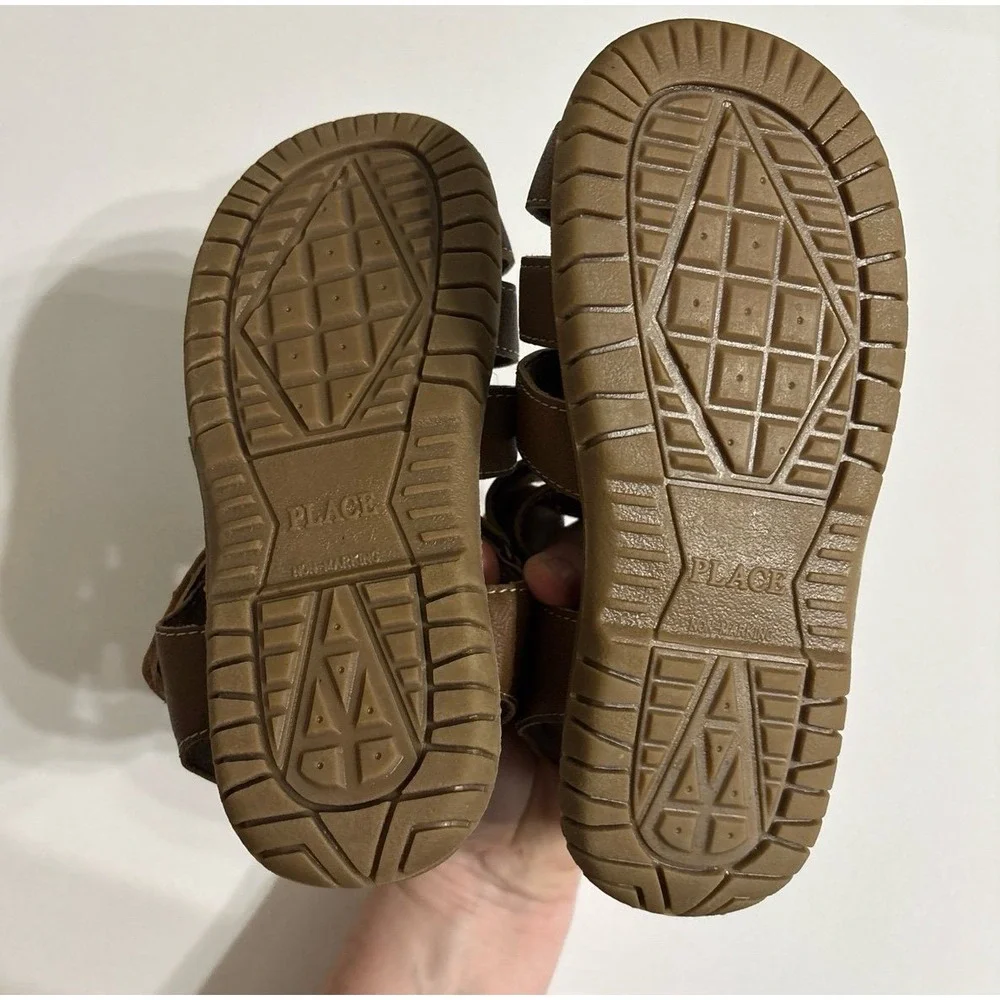 Children's Place Brown Sandals (sz. 1 boys) 2000s style
